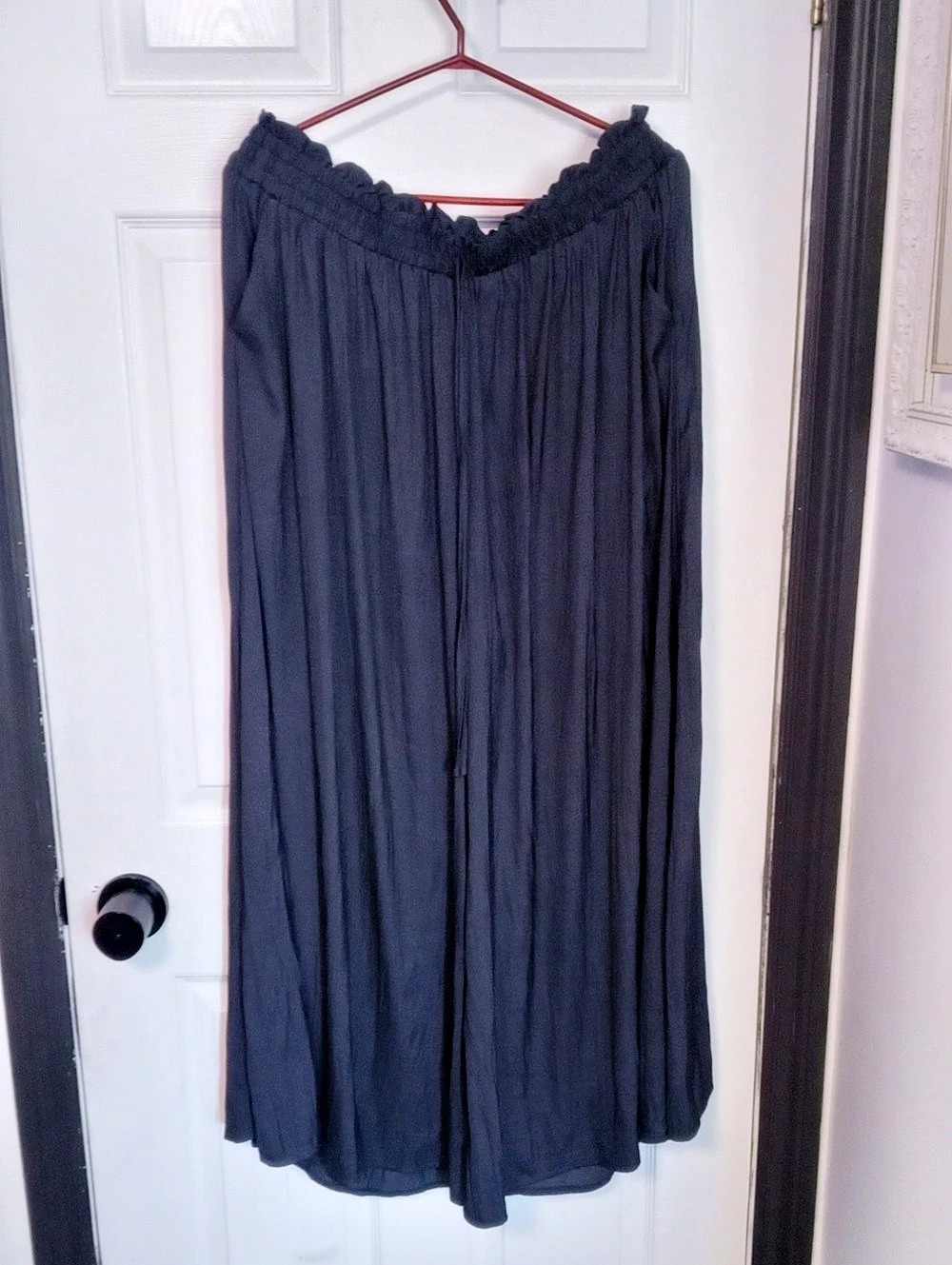 Molly Bracken Pleated Midi Skirt in Black Size XL NWT